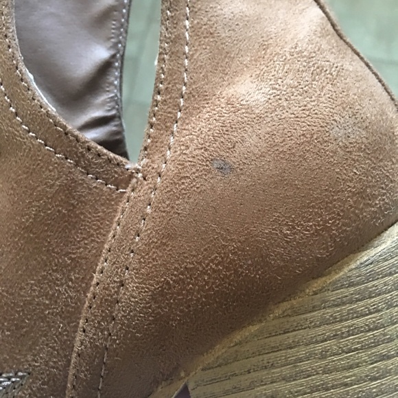 MI.IM Embroidered Gold Toe Bootie - Picture 7 of 8